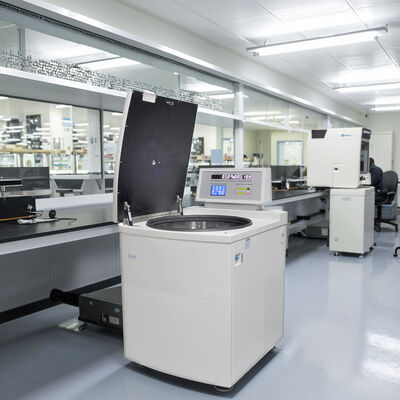 ราคาดี CL-CFL6V เซ็นทริฟิวเจอร์ความจุขนาดใหญ่ความเร็วต่ํา 6000r / นาที 6L สําหรับการวิจัยห้องปฏิบัติการชีววิทยาเลือด ออนไลน์